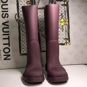 New Authentic BURBERRY Tall Rain Boots – Runway Featured